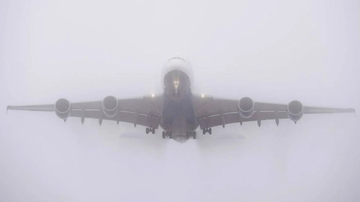 الهبوط الأعمى CAT III.. كيف تهبط الطائرات في الضباب دون رؤية؟