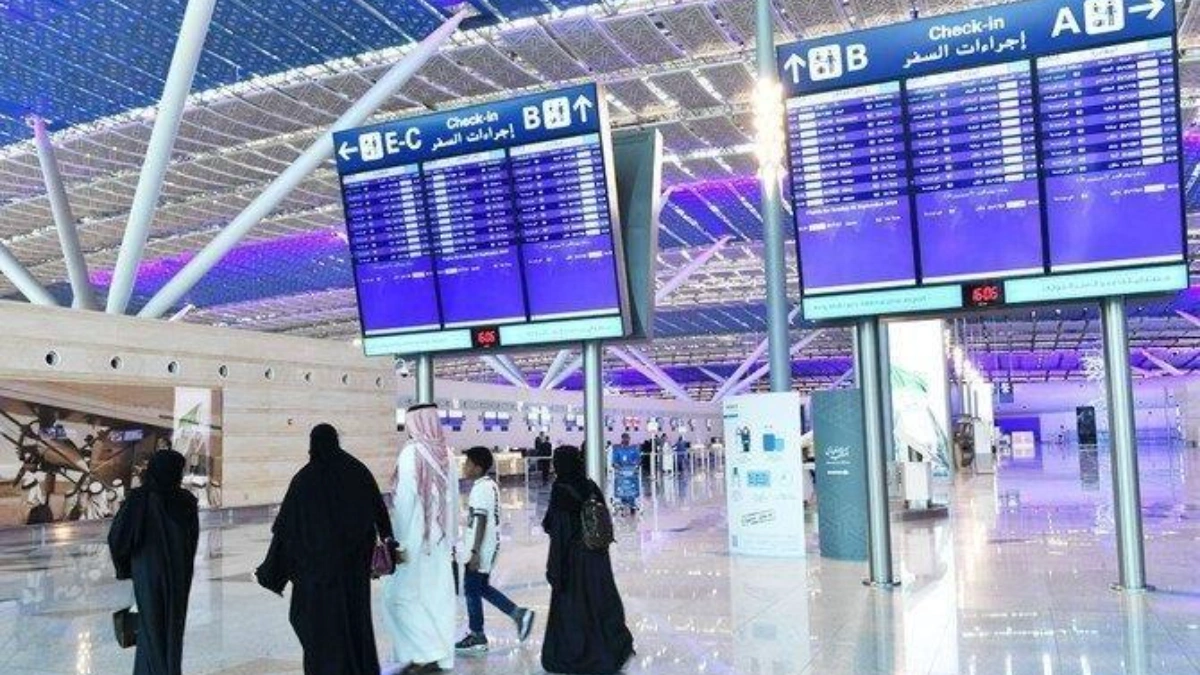 صالة المغادرة في مطار الملك عبد العزيز الدولي صالة المغادرة في مطار الملك عبد العزيز الدولي