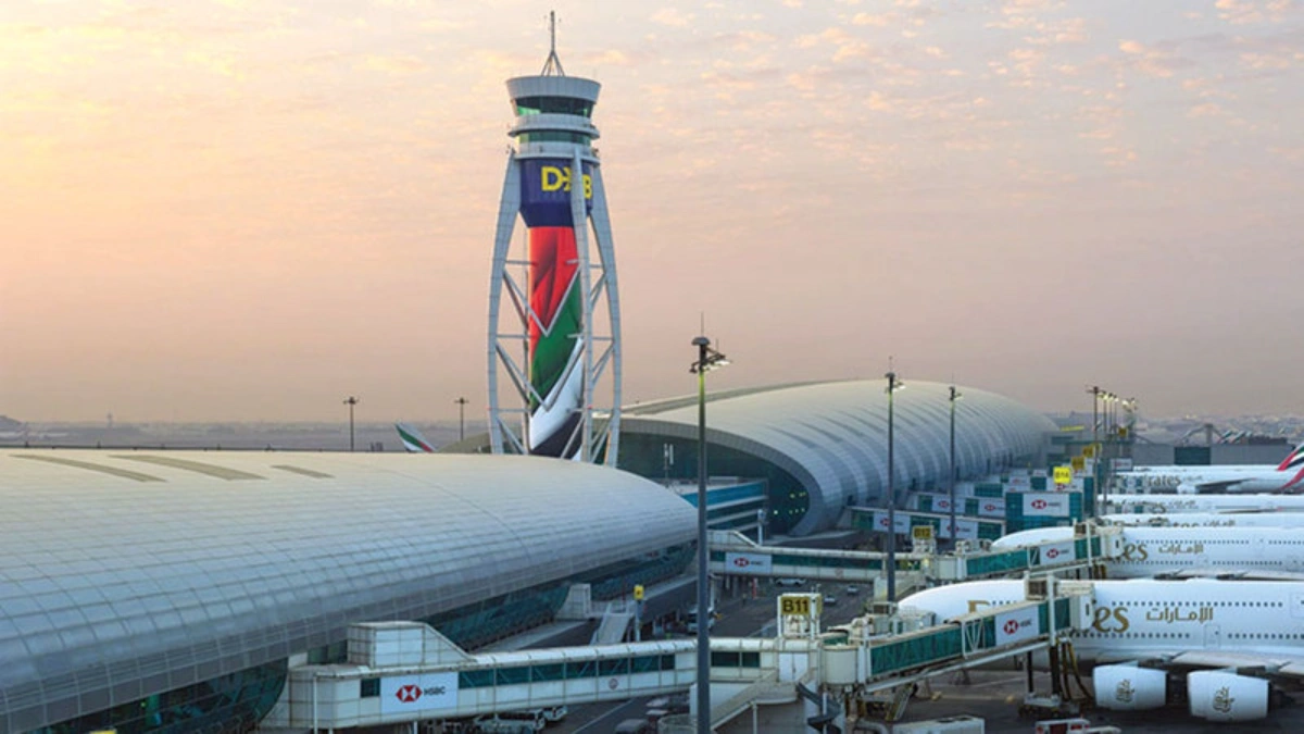 برج المراقبة في مطار دبي الدولي برج المراقبة في مطار دبي الدولي